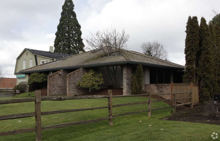 More Photos Of 19755 SW Tualatin Valley Hwy, Beaverton Medical For Sale