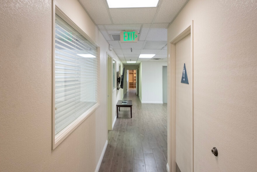More Photos Of 5430 W Sahara Ave, Las Vegas Office For Lease