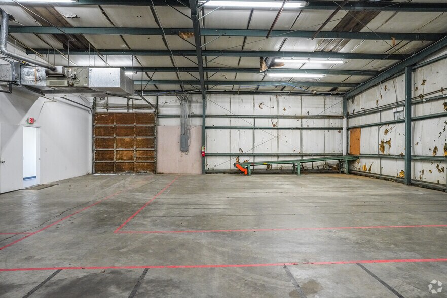 More Photos Of 1102-1108 Weems St, Jackson Warehouse For Sale