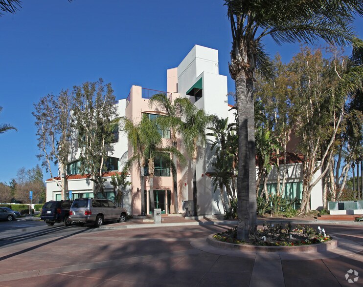 More Photos Of 3695 Alamo St, Simi Valley Medical For Lease