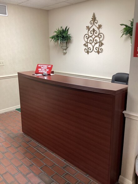 More Photos Of 1001 N Washington Blvd, Sarasota Office For Lease
