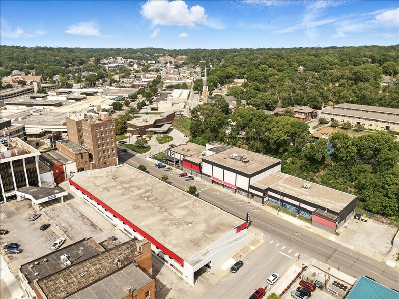 More Photos Of 7 S 4th St, Council Bluffs Health Club For Sale