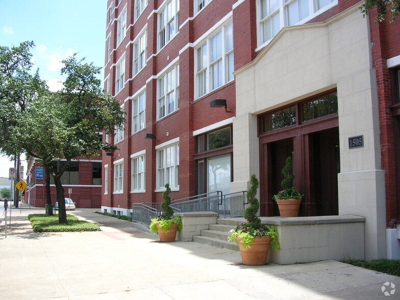 More Photos Of 1505 S Lamar St, Dallas Apartments For Lease