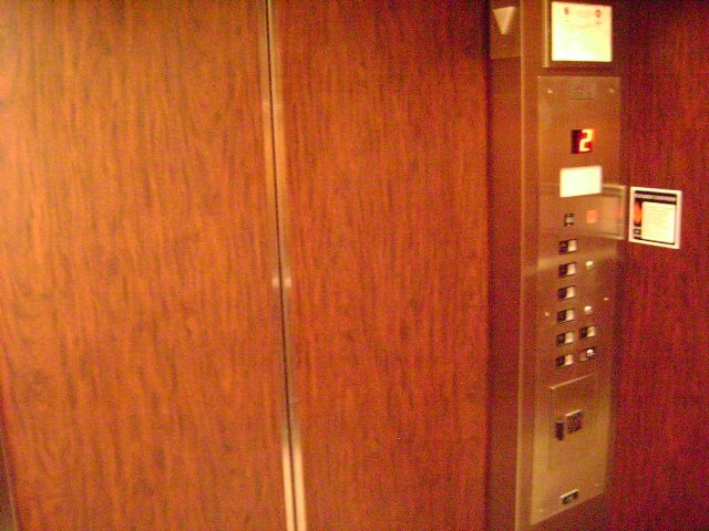 More Photos Of 15 SW Old State Capitol Plz, Springfield Office For Sale