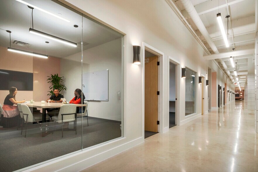 More Photos Of 101 NW 8th St, Miami Office For Lease