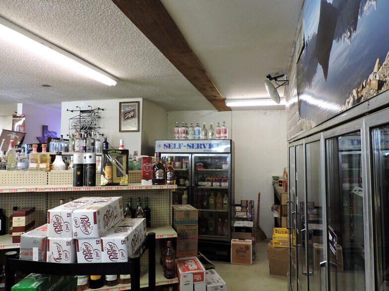 More Photos Of 2324 W Main St, Gun Barrel City General Retail For Sale