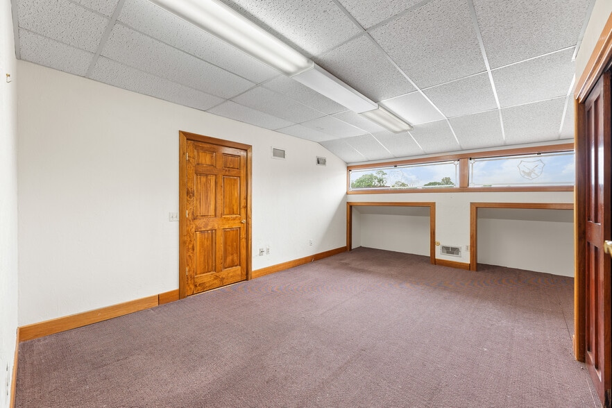 More Photos Of 84 Park Ave, Flemington Office For Lease