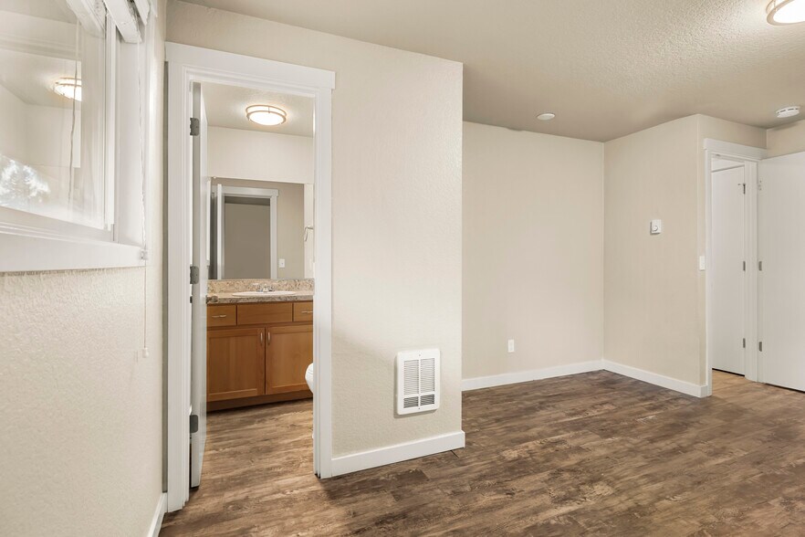 More Photos Of 1570 James St, Woodburn Apartments For Sale