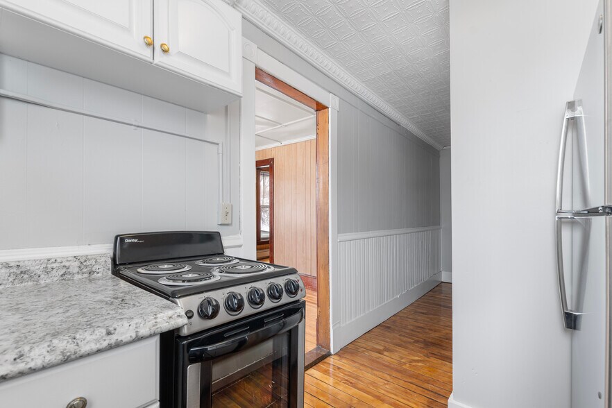 More Photos Of 4 Elm St, Lancaster Apartments For Sale