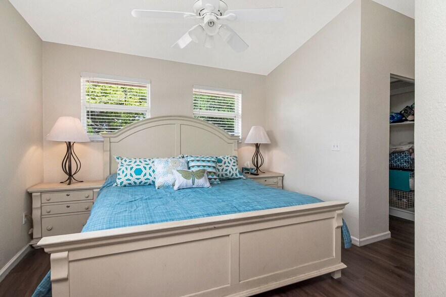 More Photos Of 10532 67th Ave, Seminole Specialty For Sale