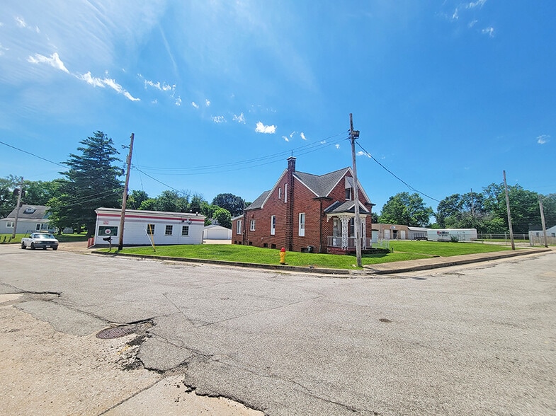 More Photos Of 118 N 16th St, Belleville Industrial For Sale