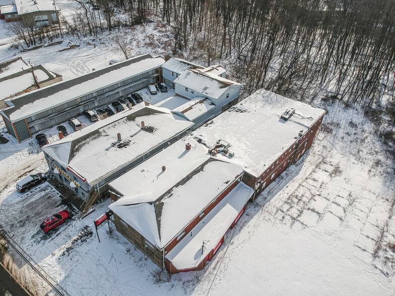 More Photos Of 225 Moon Clinton Rd, Coraopolis Warehouse For Sale