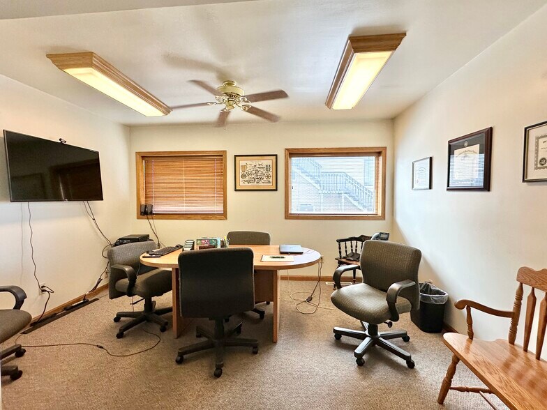 More Photos Of 510 Ridge Rd, Munster Office For Lease