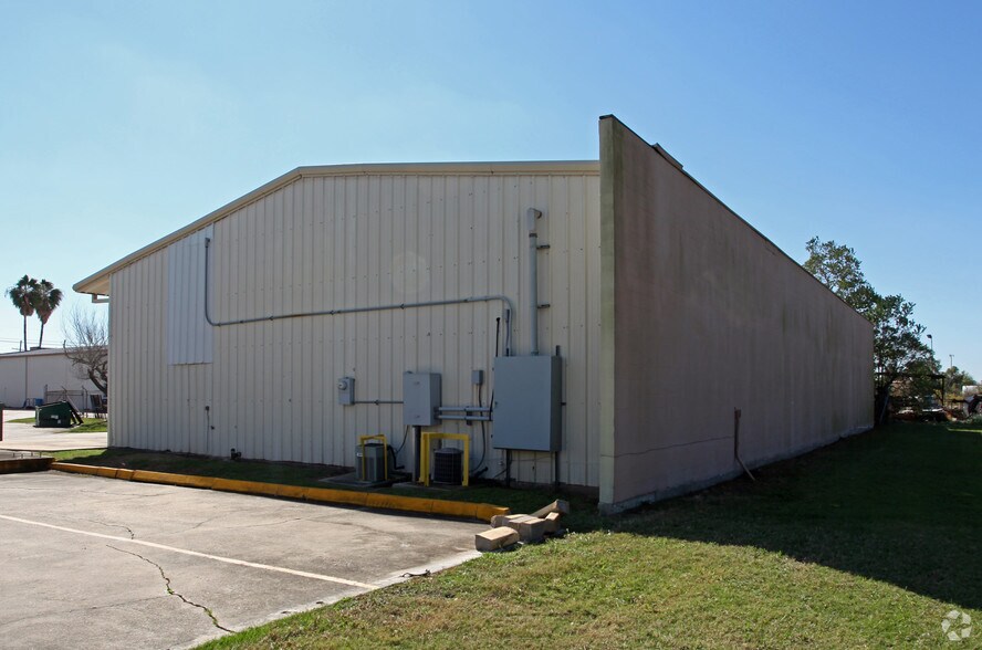 More Photos Of 105 Lauren Dr, Belle Chasse Warehouse For Lease