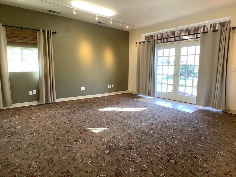 More Photos Of 40 Church St, Ashland Office Residential For Lease