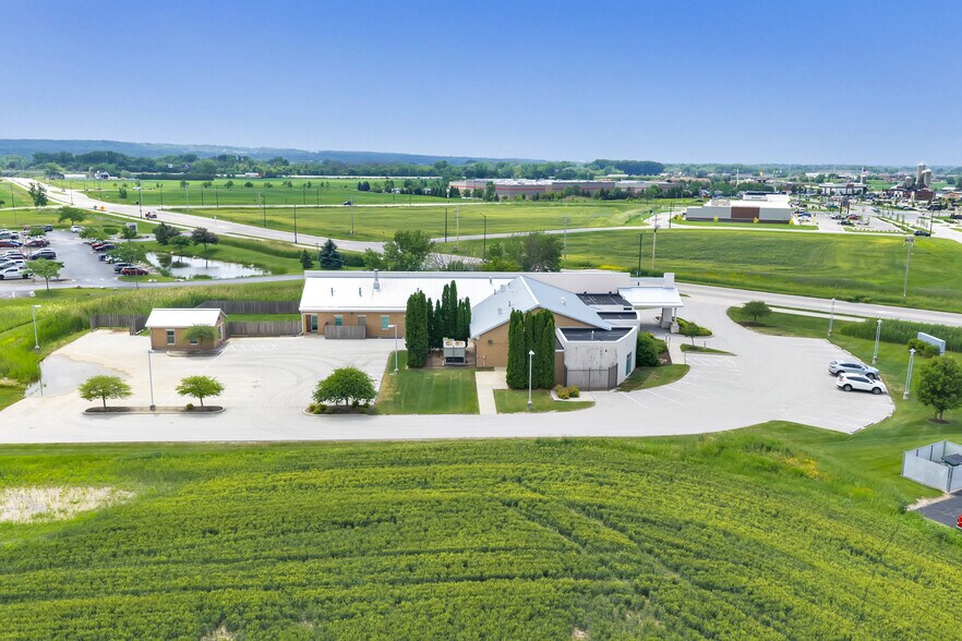 More Photos Of 2141 Lime Kiln Rd, Green Bay Medical For Sale