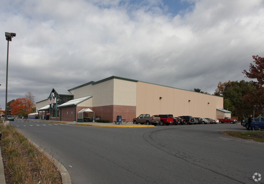 More Photos Of 3758 Burgoyne Ave, Hudson Falls Unknown For Lease