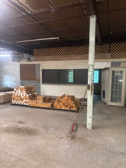 More Photos Of 1715 Shelton Ave, Statesville Light Manufacturing For Lease