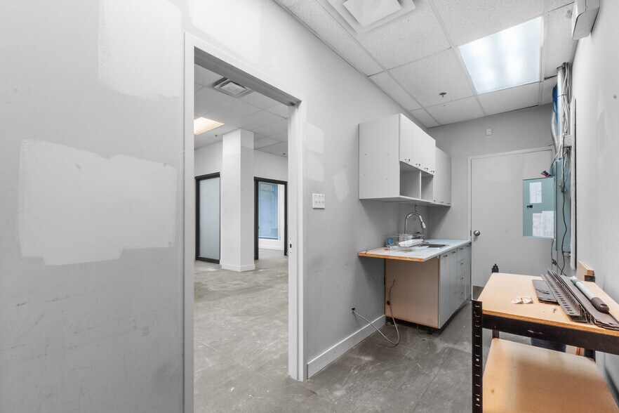 More Photos Of 7040 Rue Saint-Dominique, Montréal Apartments For Lease