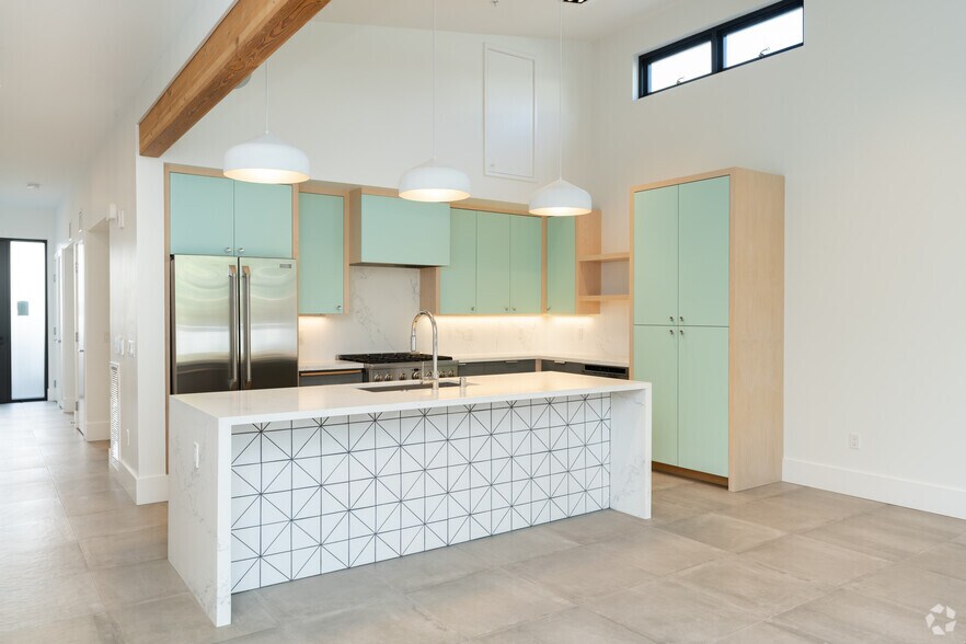 More Photos Of 330 S Cedros Ave, Solana Beach Apartments For Lease