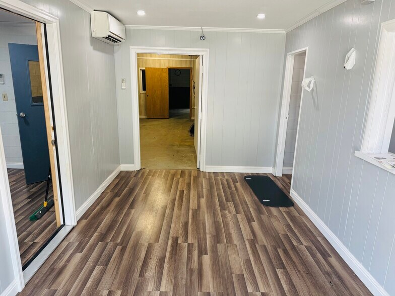 More Photos Of 163 Asten Rd, Clinton Warehouse For Lease