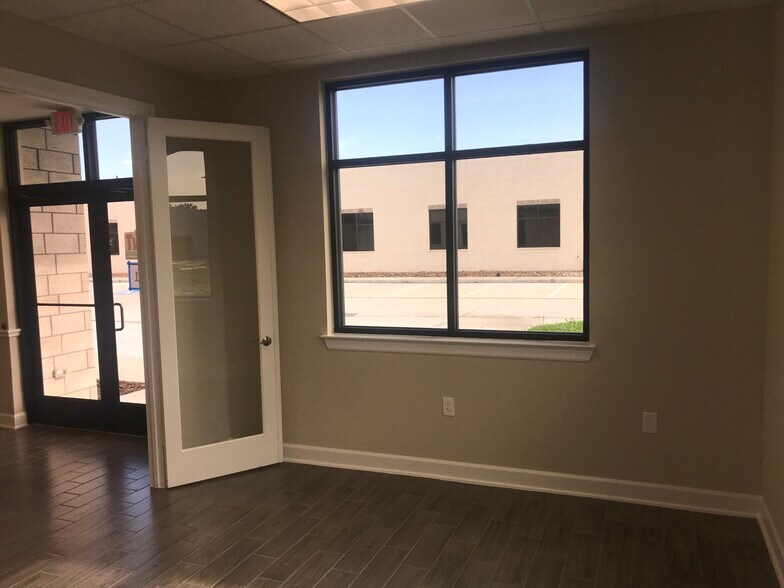 More Photos Of 202 Industrial Blvd, Sugar Land Loft Creative Space For Lease
