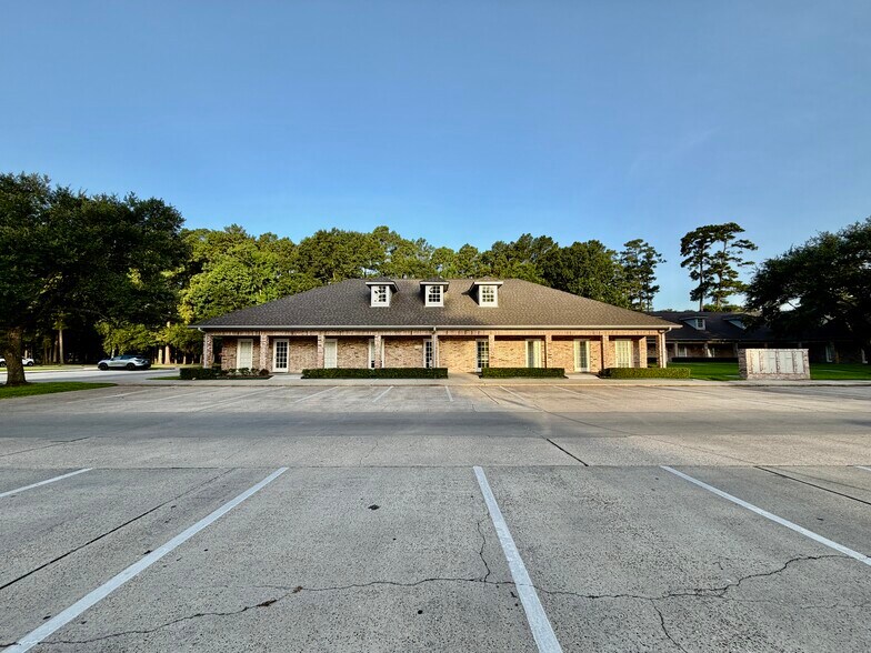 More Photos Of 3560 Delaware St, Beaumont Medical For Sale