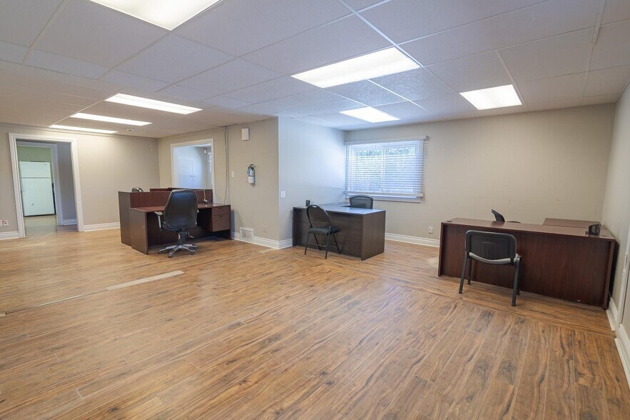 More Photos Of 4609 March Rd, Mississippi Mills Warehouse For Lease