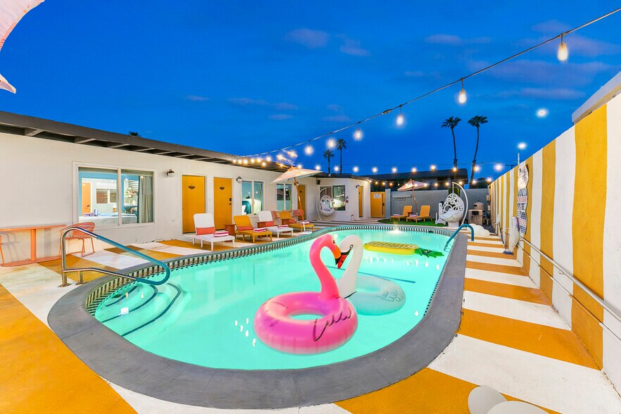 More Photos Of 1339 N Indian Canyon Dr, Palm Springs Hotel For Sale