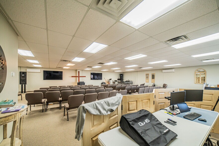 More Photos Of 3530 Park Plaza Rd, Paducah Warehouse For Sale