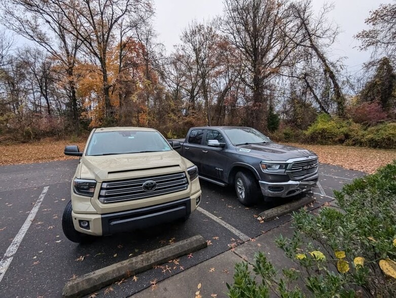 More Photos Of 2407 Burlington Ave, Delanco Light Distribution For Lease