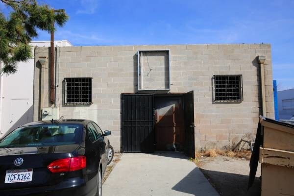 More Photos Of 911-913 Main St, Delano Storefront For Lease