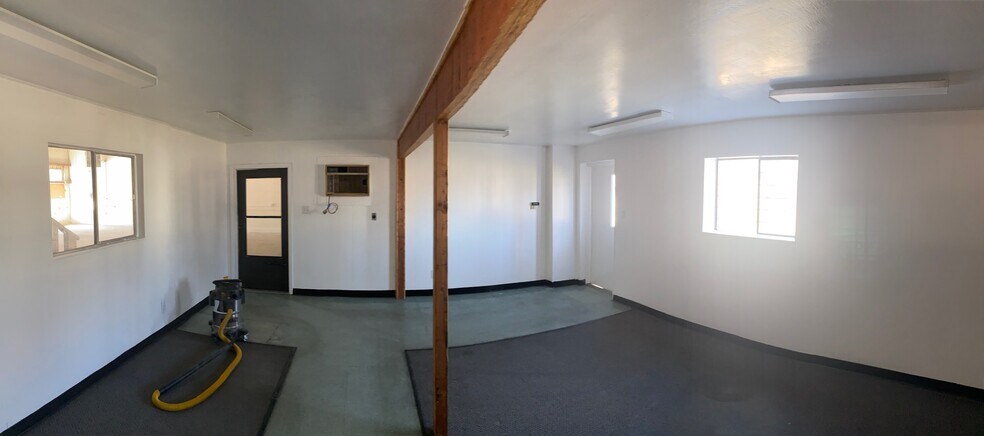 More Photos Of 4925 E Cesar Chavez St, Austin Flex For Lease