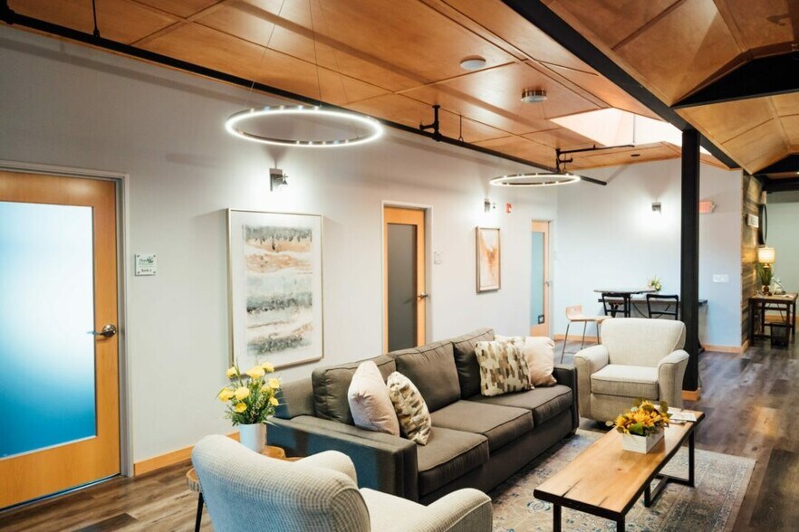 More Photos Of 794 Pine St, Muskegon Coworking Space