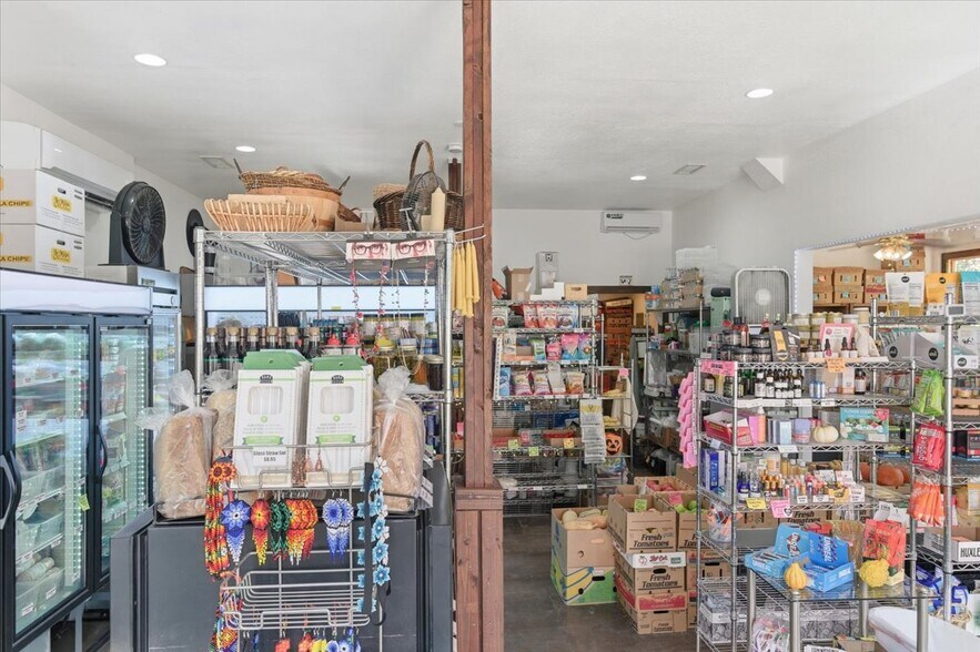 More Photos Of 152 E Main St, Naturita Convenience Store For Sale