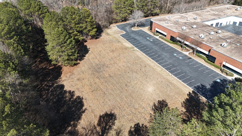 More Photos Of 5240 Snapfinger Park Dr, Lithonia Light Distribution For Lease