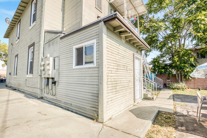 More Photos Of 2105 Keith St, Los Angeles Multifamily For Sale