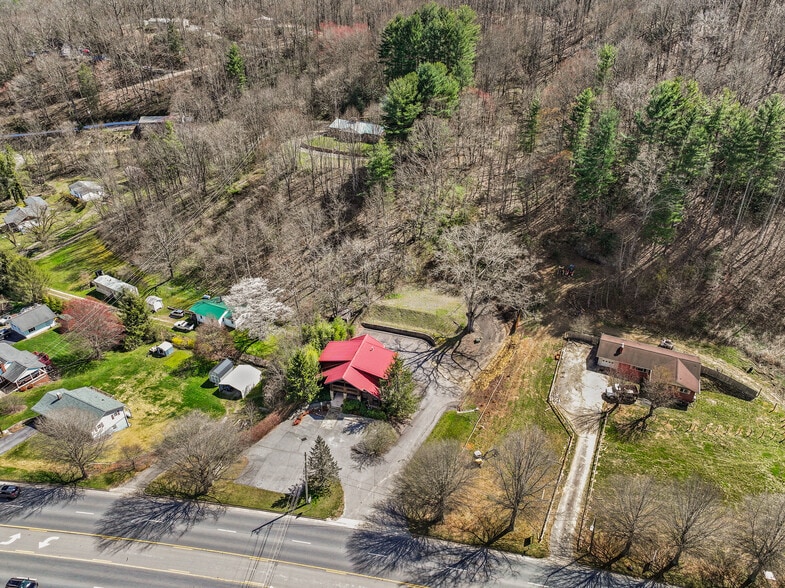 More Photos Of 1482 Russ Ave, Waynesville Office For Lease