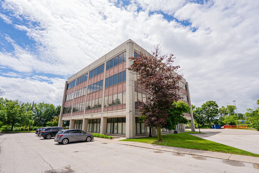 More Photos Of 627 Lyons Ln, Oakville Office For Sale