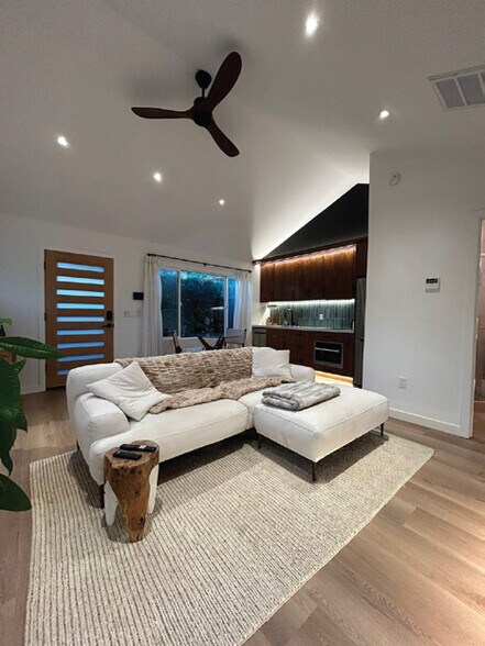 More Photos Of 7734 Lexington Ave, West Hollywood Apartments For Sale