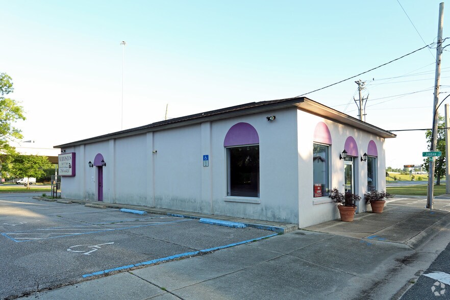 More Photos Of 2023 Dr Martin Luther King Dr, Pensacola General Retail For Sale