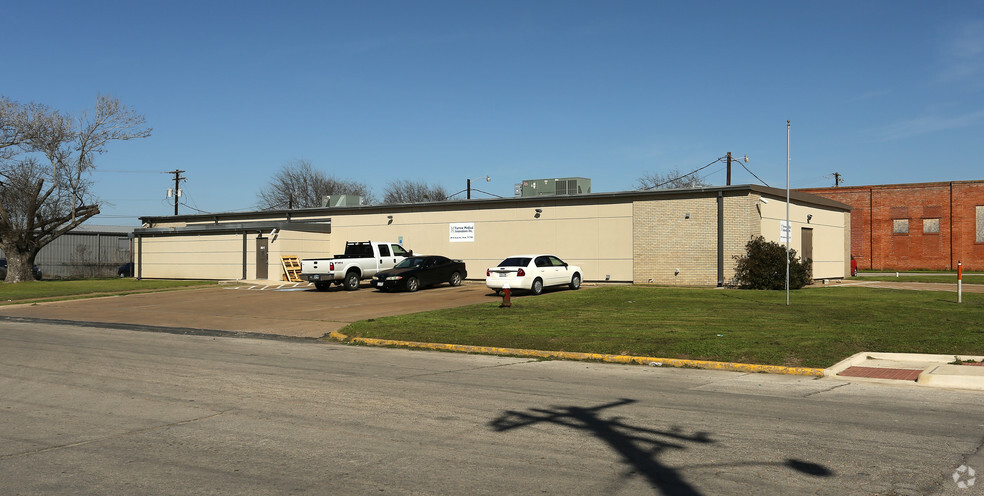 Primary Photo Of 801 N Bryan Ave, Bryan Warehouse For Lease