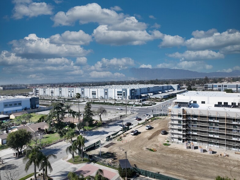 More Photos Of 10557 Juniper Ave, Fontana Warehouse For Lease