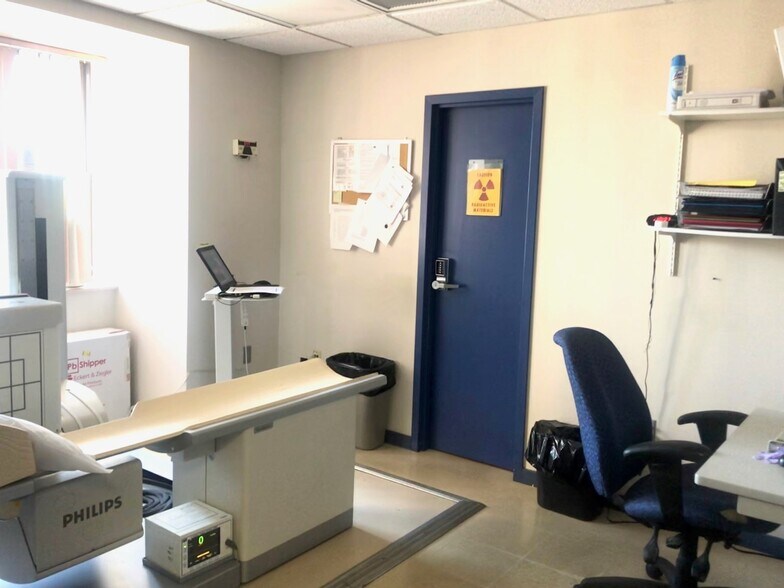 More Photos Of 1701-1703 S Broad St, Philadelphia Medical For Lease