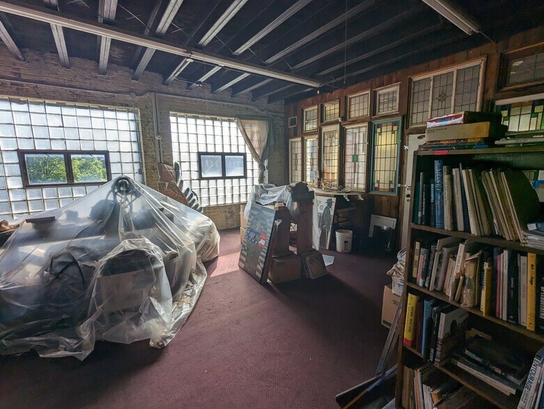 More Photos Of 603 Detroit St, La Porte Loft Creative Space For Sale