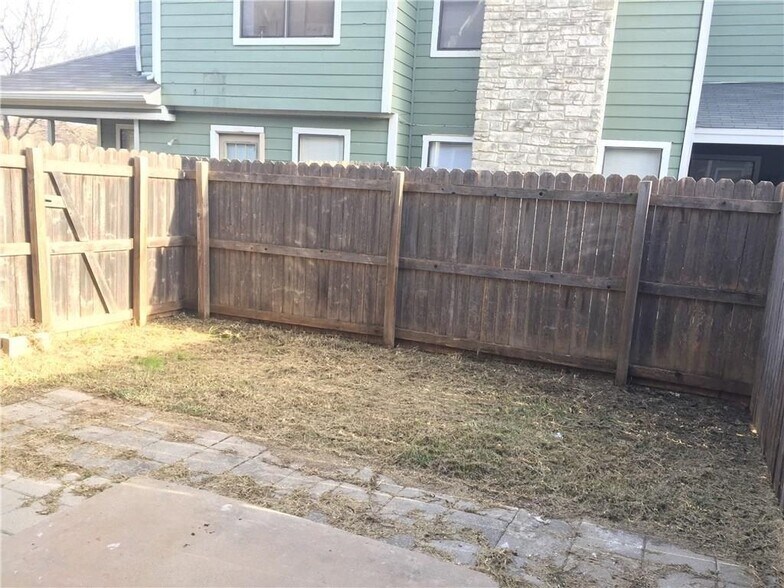 More Photos Of 12306 Abney Dr, Austin Apartments For Sale