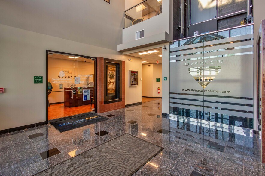 More Photos Of 1952 Mcdowell Rd, Naperville Business Park For Lease