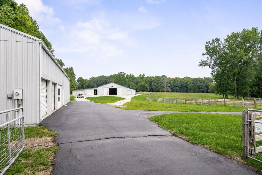 More Photos Of 1499 W Whitehall Rd, Cookeville Light Distribution For Sale