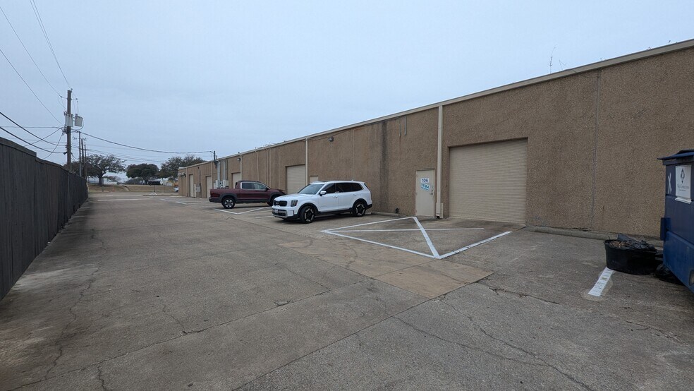 More Photos Of 13650 T I Blvd, Dallas Showroom For Lease