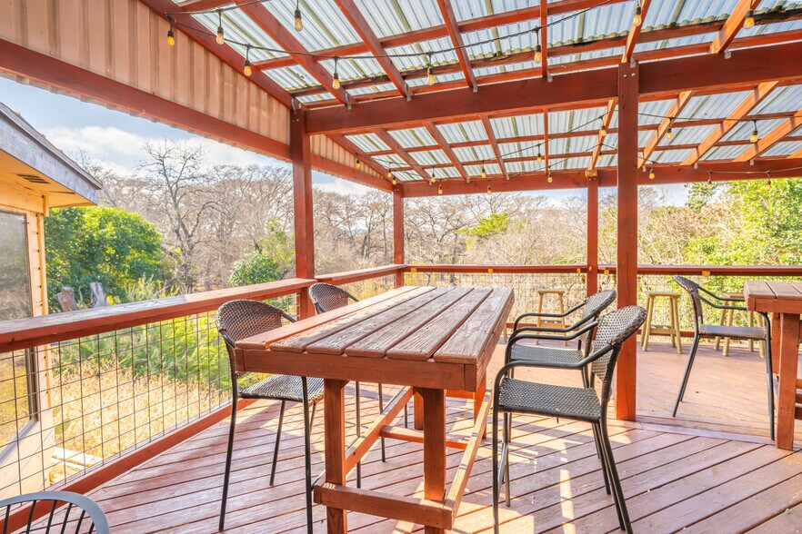 More Photos Of 1205 Main St, Bandera Restaurant For Lease